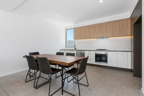 BRAND NEW OCEAN AVENUE TOWNHOUSE - Accommodation Nelson Bay 0