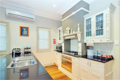 Brantwood Cottage Luxury Accommodation - Accommodation Nelson Bay 1