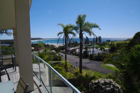 Breakers 2, 13 East Street - Accommodation Nelson Bay 3