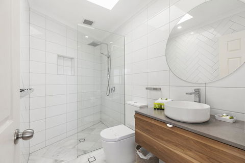 Breathtaking Views Of Sunshine Beach - Unit 7/21 Park Crescent - Accommodation Nelson Bay 3