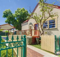 Bright 3-bedroom apartment - Central Armidale - Accommodation Nelson Bay