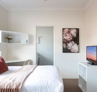 Bright Studio Steps from Westmead Hospital - Accommodation Nelson Bay