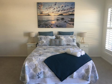 Broughton Views - Nelson Bay Accommodation.com 2