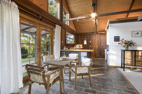 BROWNS COTTAGE - Accommodation Nelson Bay 2