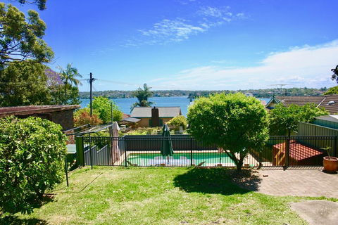 Bundeena Base Holiday Home - Accommodation Nelson Bay 0