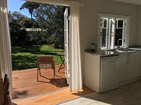 Burrill Lakeview Cottage - Accommodation Nelson Bay 3
