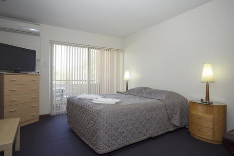 Burswood Lodge Apartments - Accommodation Nelson Bay 3