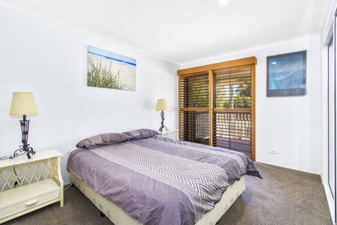 CABARITA BEACH BLISS - HOLIDAY HOME ON THE LAKE - Accommodation Nelson Bay 2