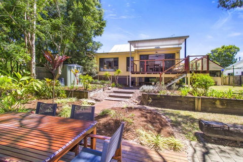 CABARITA BEACH BLISS - HOLIDAY HOME ON THE LAKE - Accommodation Nelson Bay 0