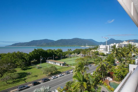 Cairns Luxury Seafront Apartment - Accommodation Nelson Bay 1