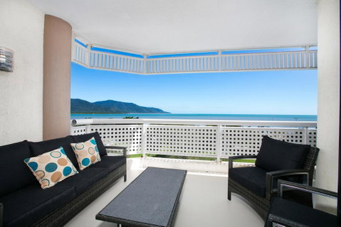 Cairns Luxury Waterfront Apartment - Accommodation Nelson Bay 3