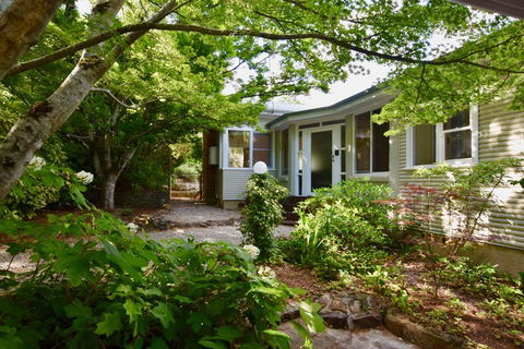 Calamandah House Of Blackheath - Accommodation Nelson Bay 0