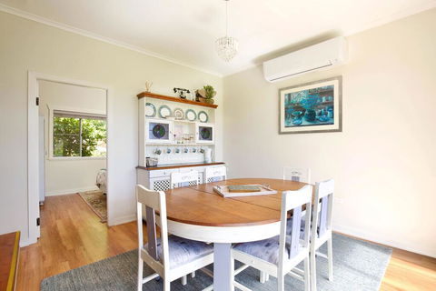 Camellia Cottage - Accommodation Nelson Bay 3