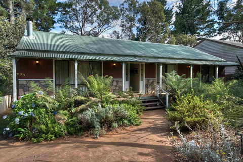 Camelot - Accommodation Nelson Bay 0