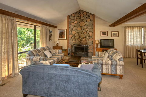 Camelot - Accommodation Nelson Bay 1