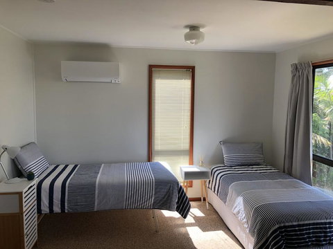 Canberra Cres 42 Burrill Lake - Accommodation Nelson Bay 1