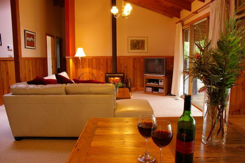 Canyon Cottage - Accommodation Nelson Bay 2