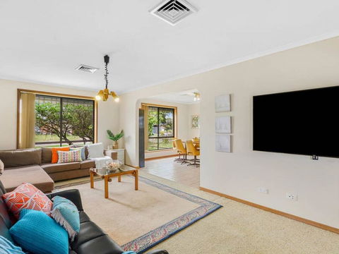 CAPEL Family Home, Large Yard, Close To Beach - Accommodation Nelson Bay 3