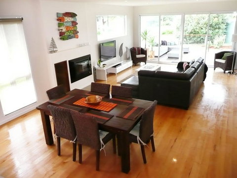 Captain's Cottage - Nelson Bay Accommodation.com 2