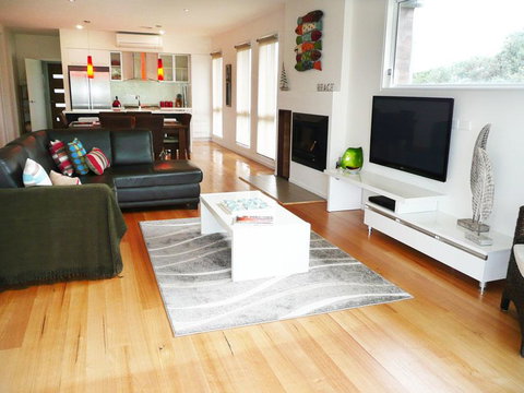 Captain's Cottage - Nelson Bay Accommodation.com 3