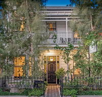 Captains Retreat Apartments and Cottages - Accommodation Nelson Bay