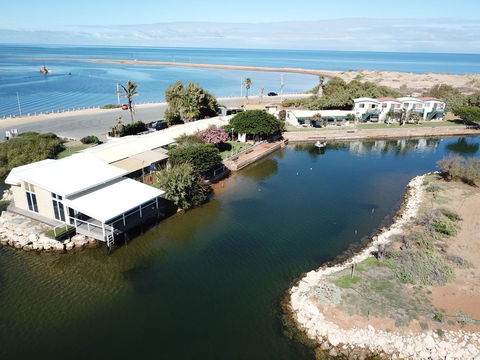 Carnarvon Retreat - Nelsons Bay Accommodation 1
