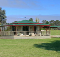 Carolynnes Cottages - Accommodation Nelson Bay
