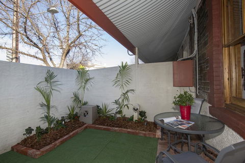 Carrington Charm - CBD - WiFi - Parking - Nelsons Bay Accommodation 1