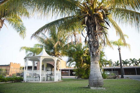 Castle Motor Lodge - Accommodation Nelson Bay 1