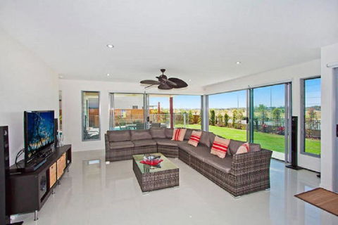 Casuarina @ Corporate Boardies - Accommodation Nelson Bay 2