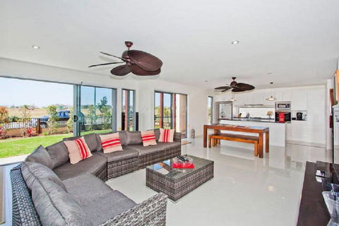 Casuarina @ Corporate Boardies - Accommodation Nelson Bay 3
