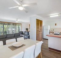 Catalina 12 Holiday House - Walk to Beaches - Accommodation Nelson Bay