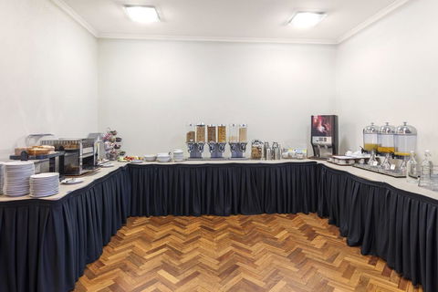 Central Motel & Apartments, Best Western Signature Collection - Accommodation Nelson Bay 3