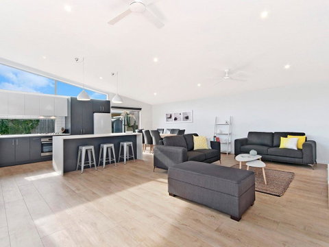 Central Park - Accommodation Nelson Bay 2