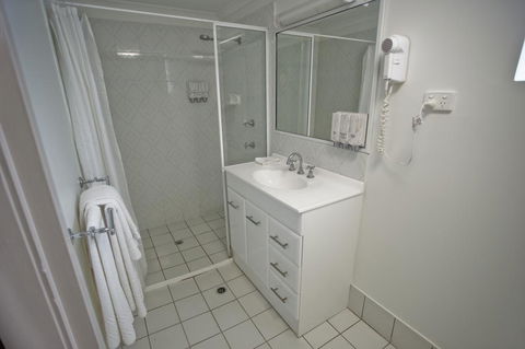Centrepoint Motor Inn - Accommodation Nelson Bay 3