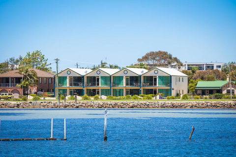 Cetacea Luxury Apartments - Accommodation Nelson Bay 2