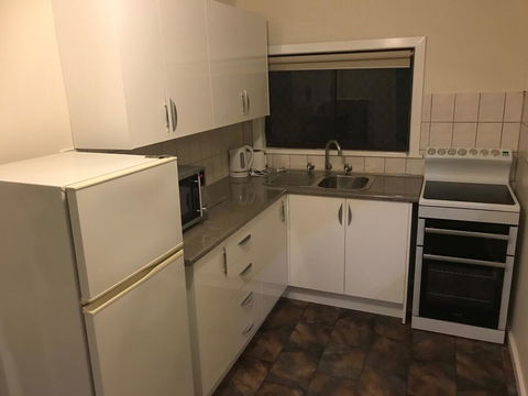 Charles Rasp Motor Inn & Cottages - Accommodation Nelson Bay 1