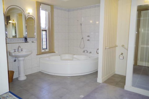 Charlottes Cottage - Accommodation Nelson Bay 1