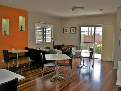 Chaucer Palms Boutique B&B - Accommodation Nelson Bay 2