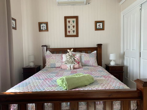 Cherry Blossom Cottage - Accommodation Nelson Bay 1