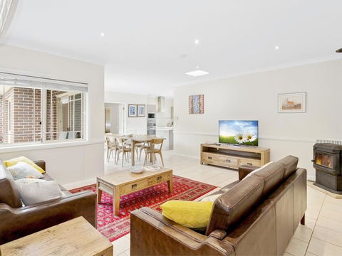 Cherry Walk Cottage - Accommodation Nelson Bay 1
