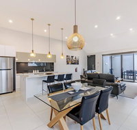 Chimneys On Bank - Accommodation Nelson Bay