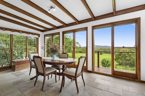 CHRISTOPHERS COTTAGE - Accommodation Nelson Bay 2