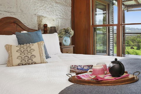 CHRISTOPHERS COTTAGE - Accommodation Nelson Bay 0