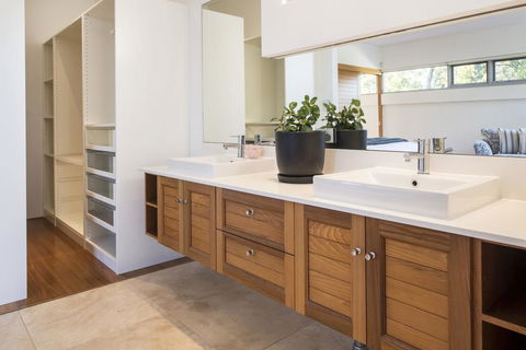 Cinque - Luxury Family Home With Pool Close To Beach And Town - Accommodation Nelson Bay 2