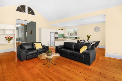 City To Beach - Free WIFI - Free 3 Car Parking - Great Location - Accommodation Nelson Bay 2