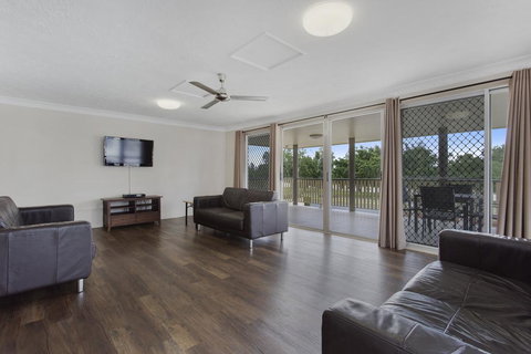 Cityville Luxury Apartments And Motel - Accommodation Nelson Bay 3