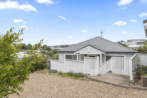 Claras Cottage - Accommodation Nelson Bay 0