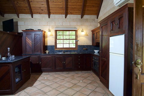 Clarendon Forest Retreat - Accommodation Nelson Bay 1