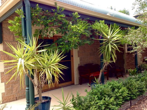 Clarevale Cottage B&B - Nelson Bay Accommodation.com 0
